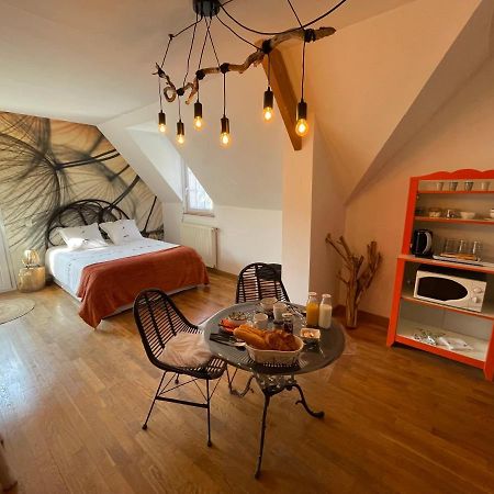Belle Chambre Double Orange Tout Bonnement Bien Putot-en-Auge Luaran gambar