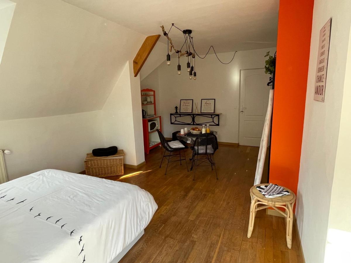Belle Chambre Double Orange Tout Bonnement Bien Putot-en-Auge Luaran gambar