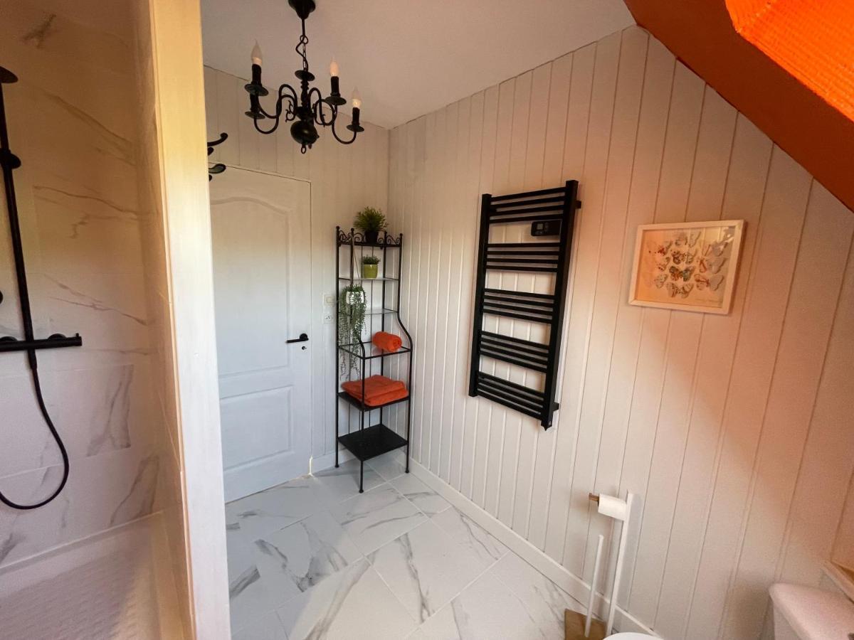 Belle Chambre Double Orange Tout Bonnement Bien Putot-en-Auge Luaran gambar