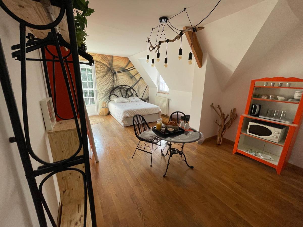 Belle Chambre Double Orange Tout Bonnement Bien Putot-en-Auge Luaran gambar